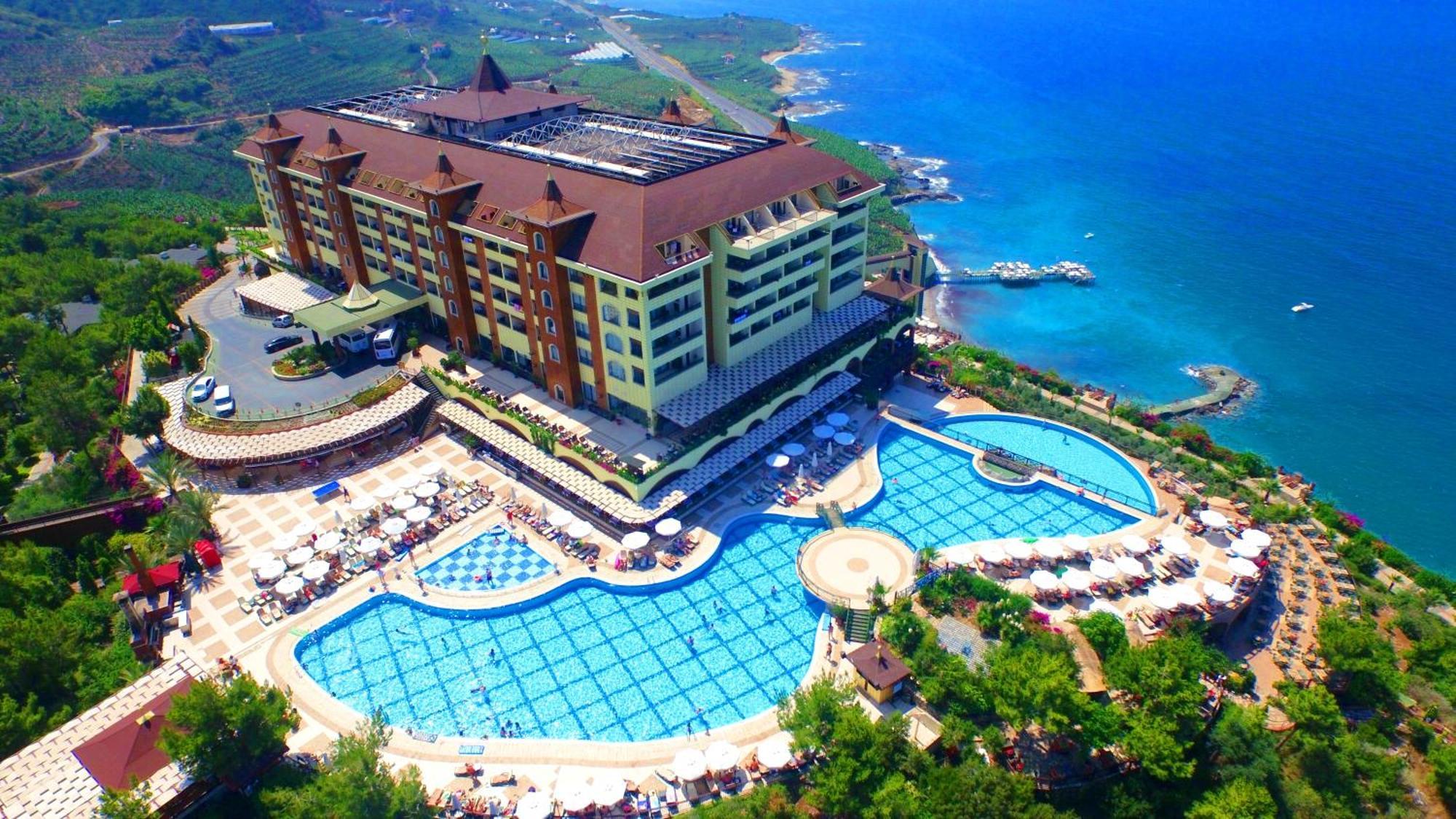 ยูโทเปีย เวิร์ลด์ Hotel คาร์ยิจัค ภายนอก รูปภาพ