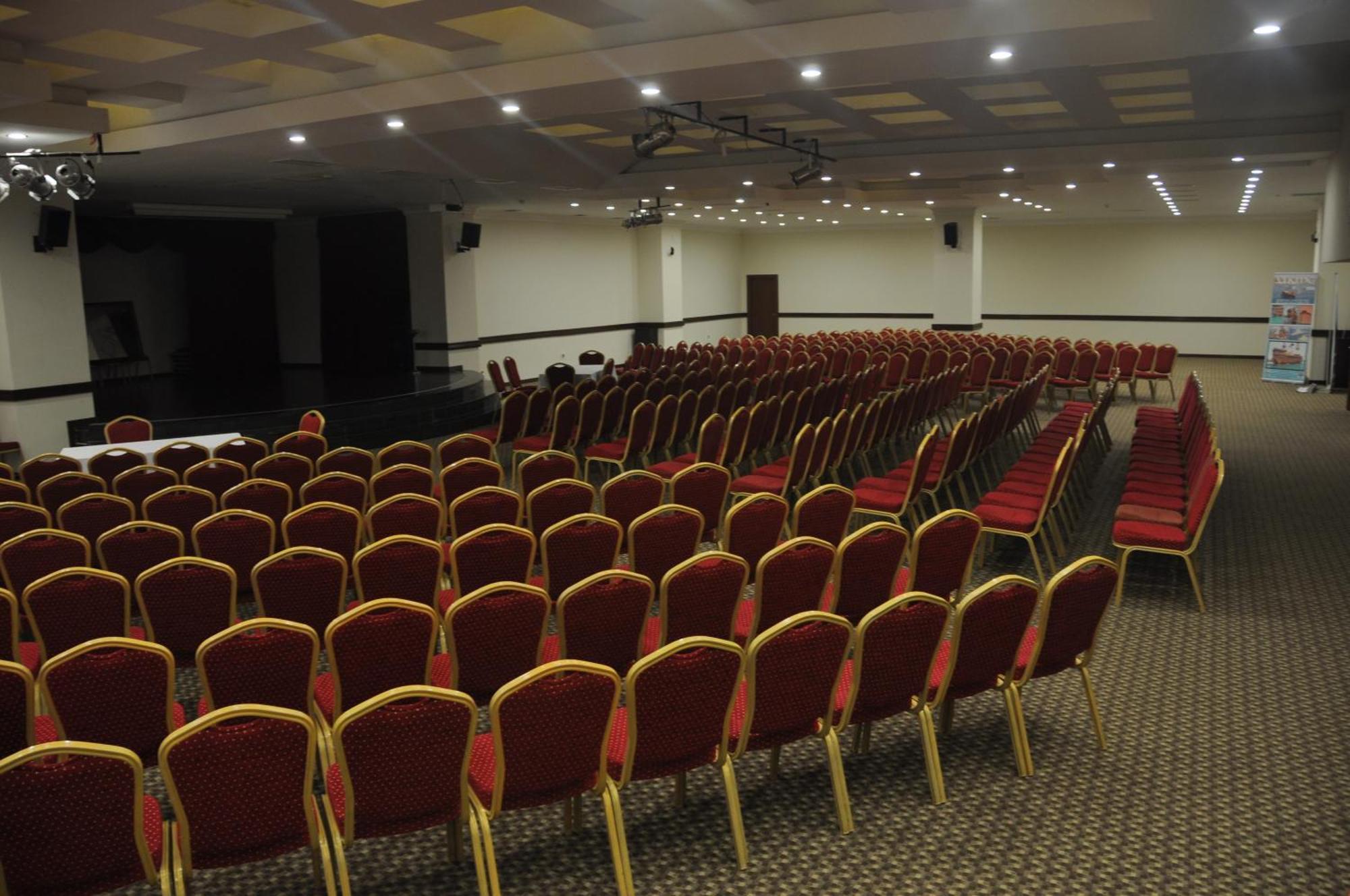 ยูโทเปีย เวิร์ลด์ Hotel คาร์ยิจัค ภายนอก รูปภาพ