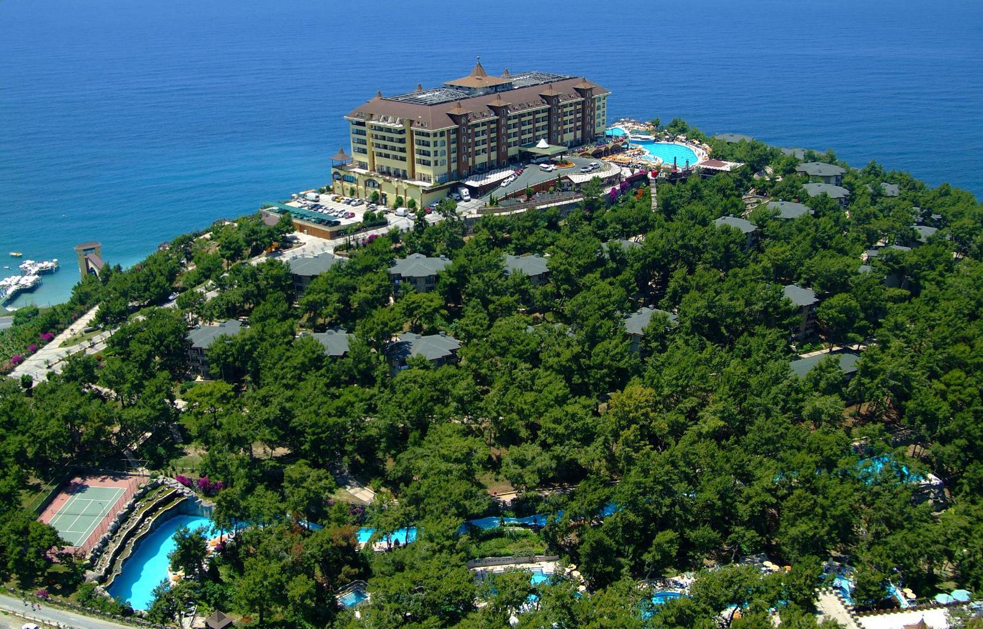 ยูโทเปีย เวิร์ลด์ Hotel คาร์ยิจัค ภายนอก รูปภาพ